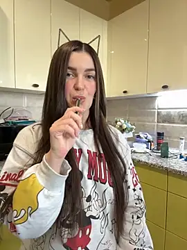 Snapshot of Karolina_llove chatting on October 14, 2025, 1:12 pm Karolina llove online show from October 14, 2025, 1:12 pm