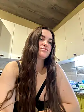 Snapshot of Karolina_llove chatting on November 16, 2025, 8:35 pm Karolina llove online show from November 16, 2025, 8:35 pm