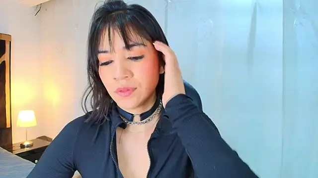 Snapshot of lina_bedoya_ chatting on May 8, 2026, 11:36 am lina bedoya online show from May 8, 2026, 11:36 am