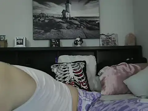 Snapshot of CrystalLakeXO chatting on March 12, 2025, 4:41 am CrystalLakeXO online show from March 12, 2025, 4:41 am