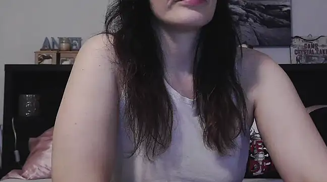 Snapshot of CrystalLakeXO chatting on March 20, 2025, 8:53 am CrystalLakeXO online show from March 20, 2025, 8:53 am