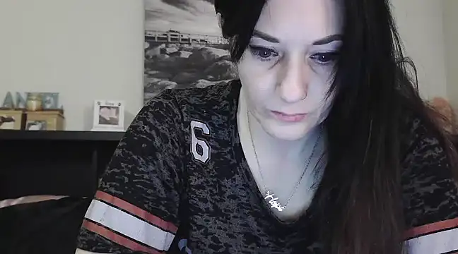 Snapshot of CrystalLakeXO chatting on March 21, 2025, 5:11 am CrystalLakeXO online show from March 21, 2025, 5:11 am