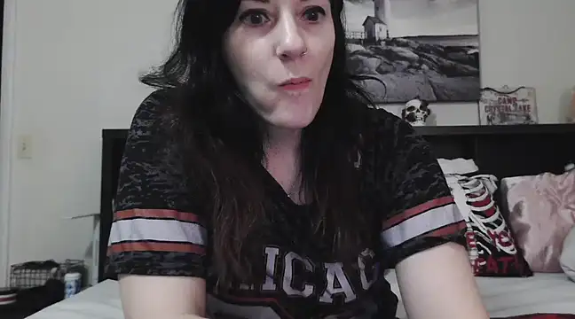 Snapshot of CrystalLakeXO chatting on March 19, 2025, 4:25 am CrystalLakeXO online show from March 19, 2025, 4:25 am