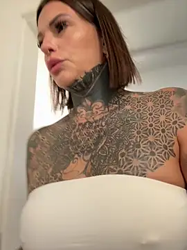 AileenInkOfficial online show from September 10, 2025, 2:05 pm