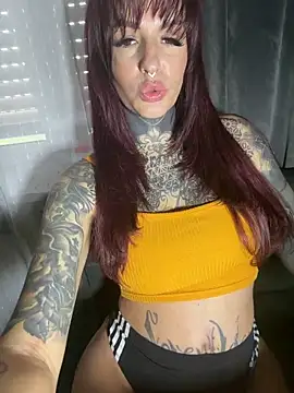 Snapshot of AileenInkOfficial chatting on February 16, 2026, 10:14 am AileenInkOfficial online show from February 16, 2026, 10:14 am