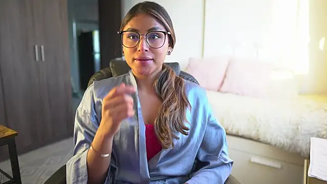 SaraParisi online show from September 25, 2025, 10:38 pm