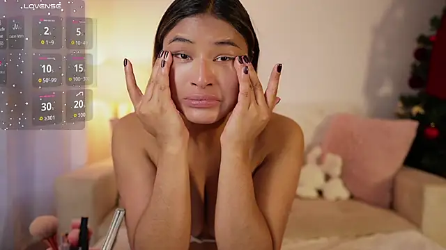 SaraParisi online show from November 17, 2025, 10:47 pm