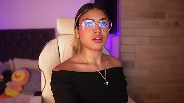 SaraParisi online show from March 20, 2025, 3:02 am