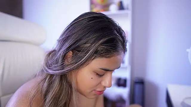 SaraParisi online show from September 11, 2025, 10:21 pm