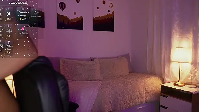 SaraParisi online show from October 10, 2025, 10:54 pm