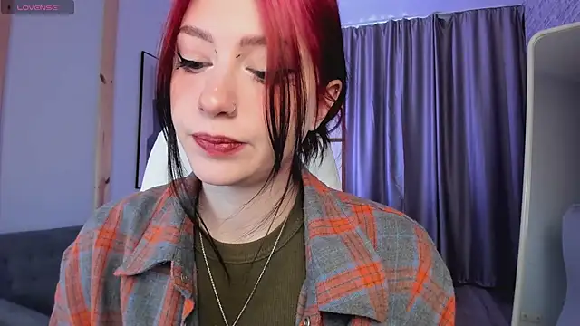 Snapshot of arielabradberry chatting on February 18, 2025, 1:33 pm arielabradberry online show from February 18, 2025, 1:33 pm