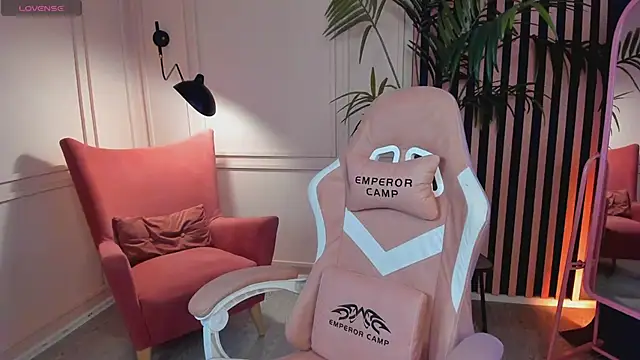 Snapshot of arielabradberry chatting on February 23, 2025, 2:35 pm arielabradberry online show from February 23, 2025, 2:35 pm