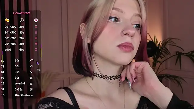 Snapshot of arielabradberry chatting on November 19, 2025, 1:55 pm arielabradberry online show from November 19, 2025, 1:55 pm