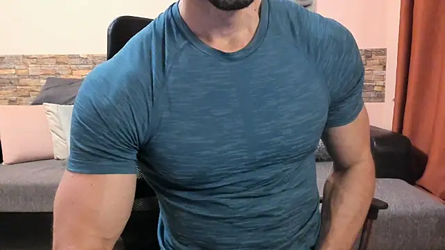 HotHunkTrainer online show from July 12, 2026, 8:04 am