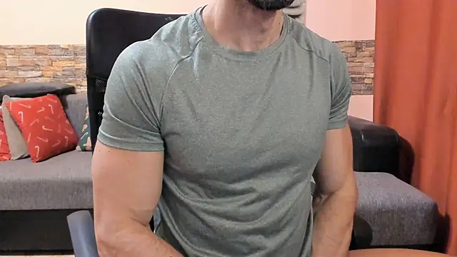 Snapshot of HotHunkTrainer chatting on March 10, 2026, 8:51 am HotHunkTrainer online show from March 10, 2026, 8:51 am