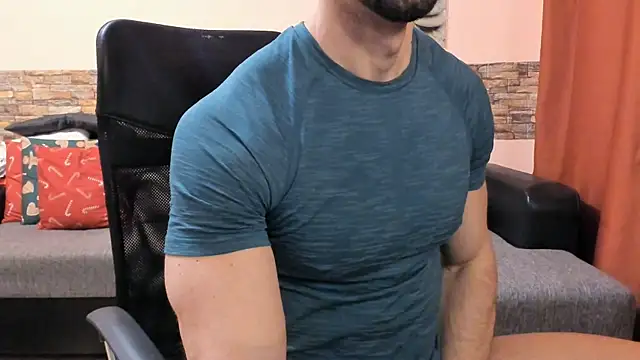 Snapshot of HotHunkTrainer chatting on April 8, 2026, 8:27 am HotHunkTrainer online show from April 8, 2026, 8:27 am