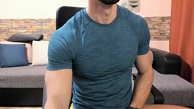 HotHunkTrainer online show from December 14, 2025, 8:53 am