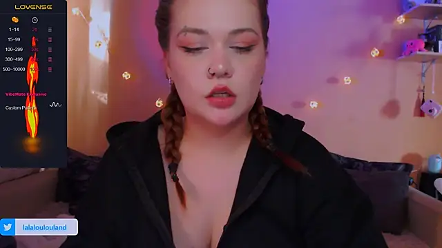 Snapshot of lala_loulou_land chatting on October 18, 2025, 12:07 pm lala loulou land online show from October 18, 2025, 12:07 pm