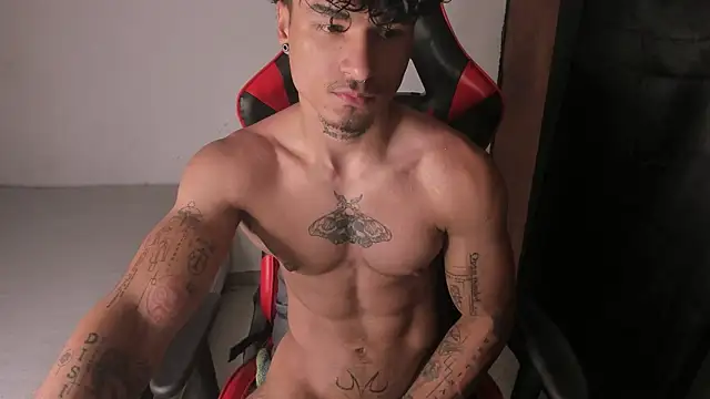 Thomas Fit1 online show from May 24, 2026, 4:12 am