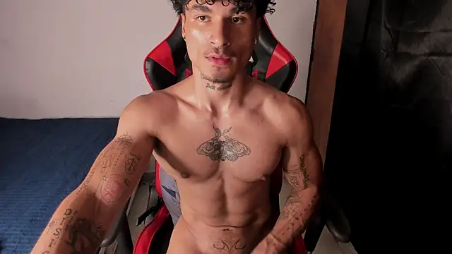 Thomas Fit1 online show from May 27, 2026, 1:57 am