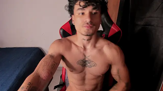 Thomas Fit1 online show from May 26, 2026, 9:57 pm
