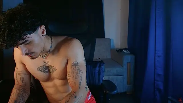Thomas Fit1 online show from May 17, 2026, 7:47 pm