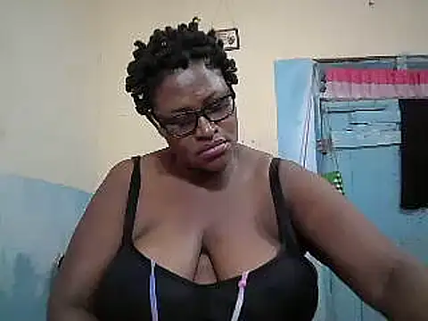Snapshot of sexy_bigboobss chatting on May 8, 2026, 7:56 am sexy bigboobss online show from May 8, 2026, 7:56 am
