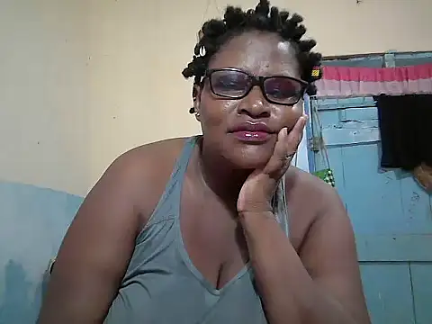 Snapshot of sexy_bigboobss chatting on May 3, 2026, 6:40 am sexy bigboobss online show from May 3, 2026, 6:40 am