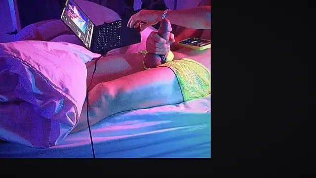 Snapshot of YouLikeBigDick9 chatting on March 13, 2025, 7:53 am YouLikeBigDick9 online show from March 13, 2025, 7:53 am