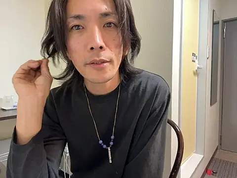 Snapshot of Katakuriko-Denpun chatting on November 24, 2025, 12:05 pm Katakuriko-Denpun online show from November 24, 2025, 12:05 pm