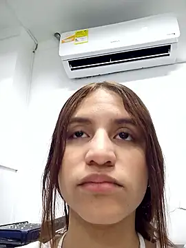 AnthonelaDuque online show from January 12, 2026, 11:28 am