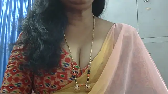 Snapshot of Vijji-telugu chatting on February 6, 2026, 4:52 am Vijji-telugu online show from February 6, 2026, 4:52 am