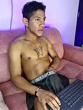 Snapshot of Palo_santo chatting on May 22, 2026, 7:50 am Palo santo online show from May 22, 2026, 7:50 am