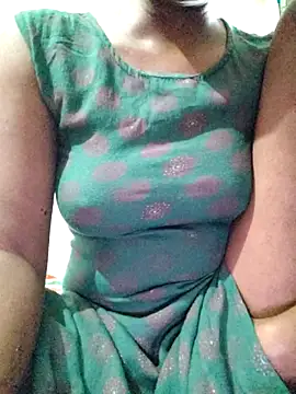 rituporna2004 online show from November 9, 2025, 3:10 am