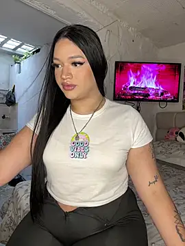 Snapshot of GemaGranadoss chatting on October 14, 2025, 9:25 pm GemaGranadoss online show from October 14, 2025, 9:25 pm