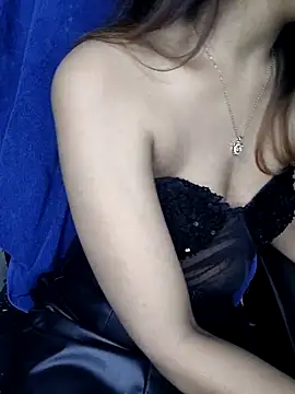 Snapshot of Leeeezzzz_roy chatting on November 24, 2025, 6:08 pm Leeeezzzz roy online show from November 24, 2025, 6:08 pm