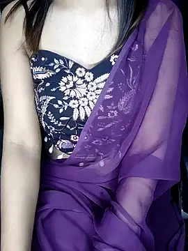 Snapshot of Leeeezzzz_roy chatting on February 2, 2026, 6:51 pm Leeeezzzz roy online show from February 2, 2026, 6:51 pm