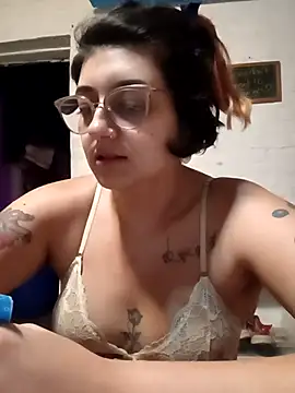 Snapshot of ConeNella chatting on March 21, 2025, 3:22 am ConeNella online show from March 21, 2025, 3:22 am