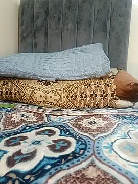 Noraa5 online show from March 3, 2025, 9:59 pm