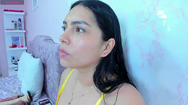 evelinn belen online show from April 22, 2026, 1:51 pm