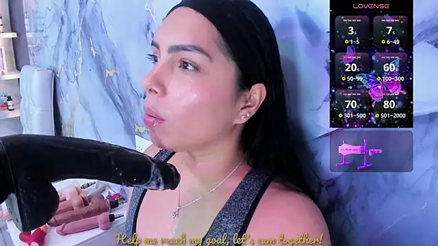 Snapshot of evelinn_belen chatting on July 1, 2026, 4:40 pm evelinn belen online show from July 1, 2026, 4:40 pm