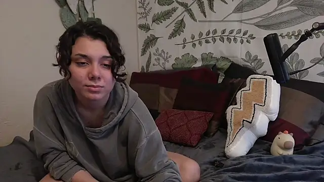 punkpuppy  online show from January 6, 2025, 7:13 pm