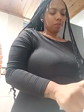 lia mariana online show from November 1, 2025, 8:57 pm