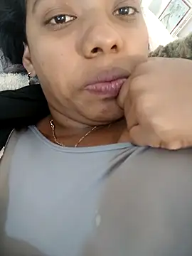 Snapshot of lia_mariana chatting on April 25, 2026, 3:42 am lia mariana online show from April 25, 2026, 3:42 am