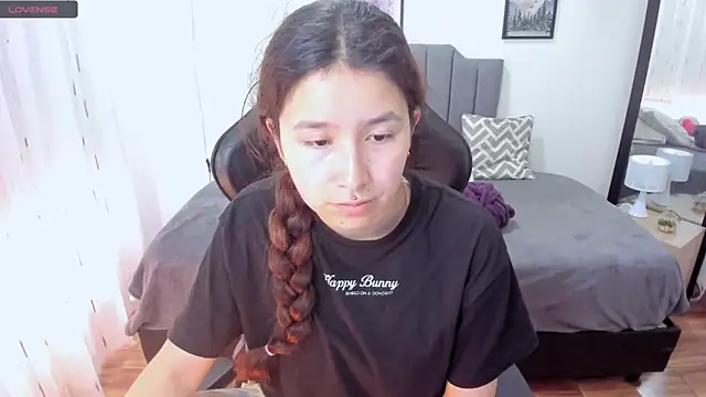 Amy joones online show from September 27, 2025, 2:12 pm