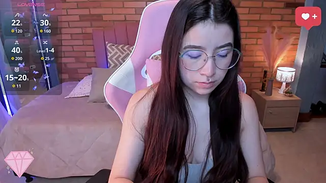 Amy joones online show from May 26, 2026, 11:41 am