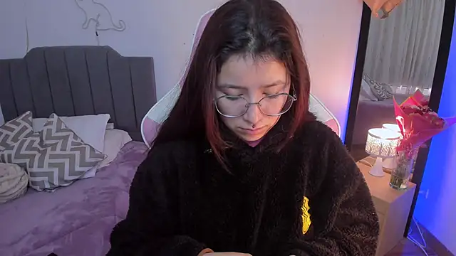 Amy joones online show from March 31, 2026, 12:51 pm