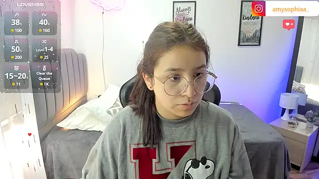 Amy joones online show from March 18, 2025, 1:44 pm