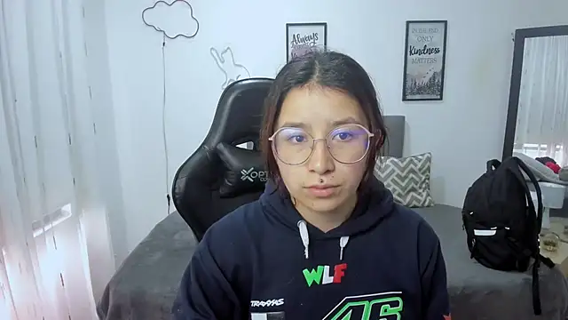 Amy joones online show from October 3, 2025, 12:06 pm