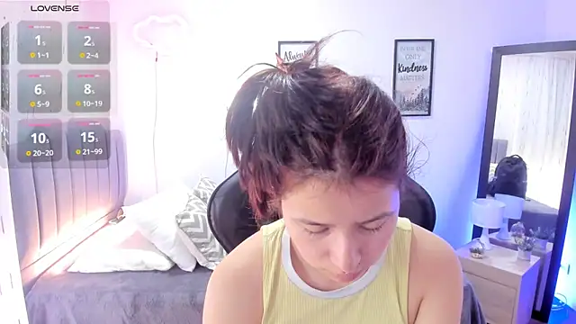 Amy joones online show from March 10, 2025, 1:43 pm